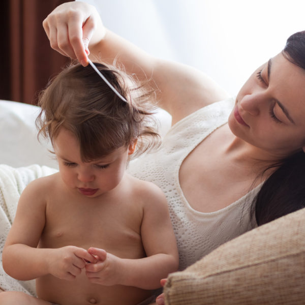 use a comb instead of a brush for effetive relief from scalp psoriasis